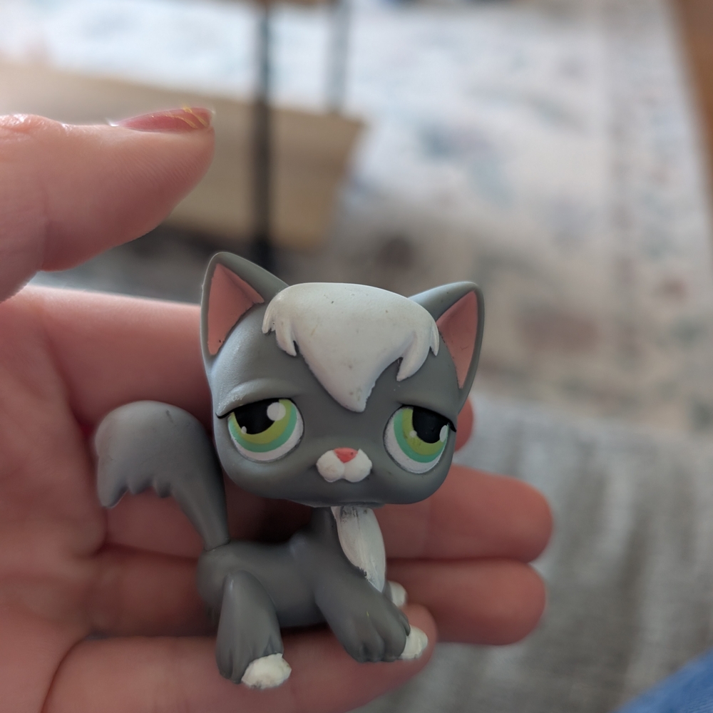 Gray and White Cat Figurine